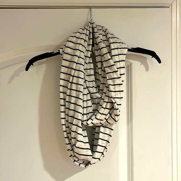 Scarf - Picture 2 of 3